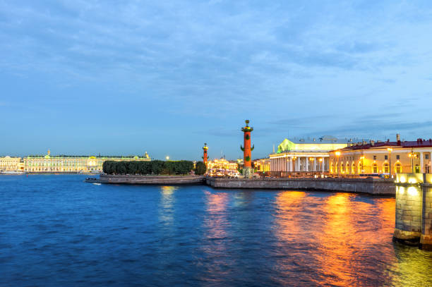 istock Evening Petersburg 916433192