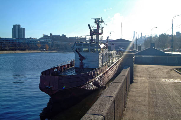 istock fire vessel on the Moscow river on a Sunny day 916459866