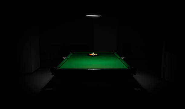 snooker en el oscuro estilo blanco y negro y color - snooker fotografías e imágenes de stock