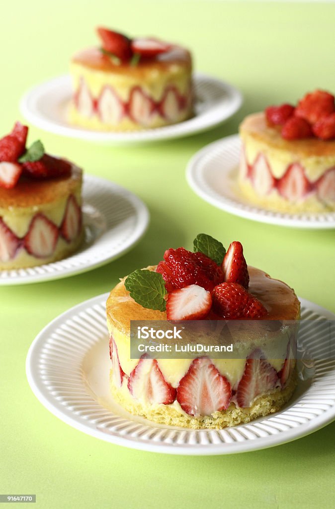 Fraisier shortcake de morango - Foto de stock de Beleza natural - Natureza royalty-free