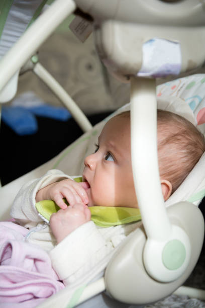 istock Newborn swing baby swing automatic electrical chair 916478758