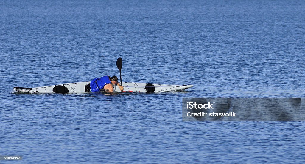 Piragüista surgido durante un flotador-assisted ducha - Foto de stock de Actividad libre de derechos