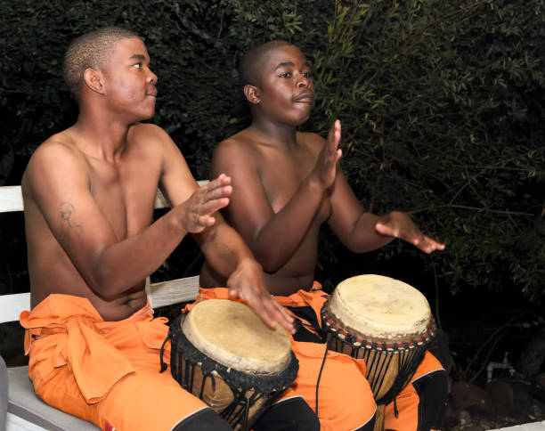 zulu drummers - zulu african descent africa dancing imagens e fotografias de stock