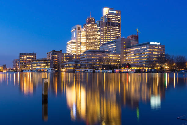 istock 2018Amsterdam night skyline with Rembrandt Tower 916492606
