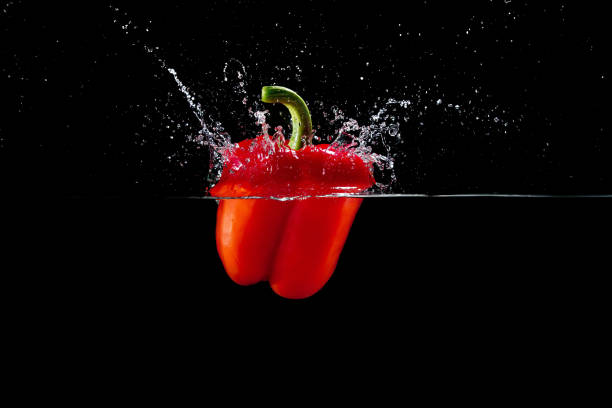 istock bell pepper in water with splash 916492680