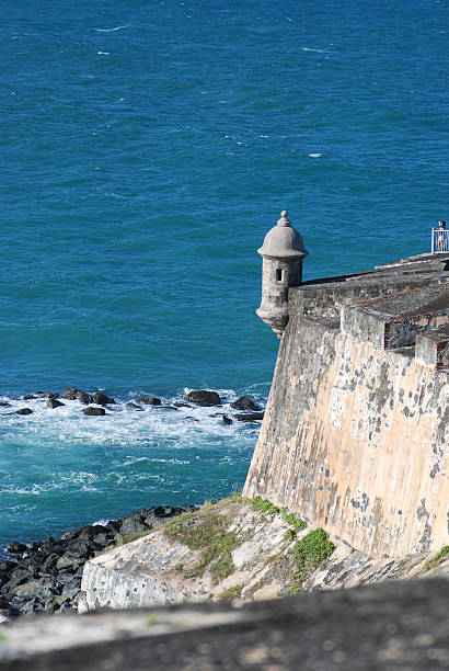 Morro arma Tower, em Porto Rico sobre Coast - foto de acervo