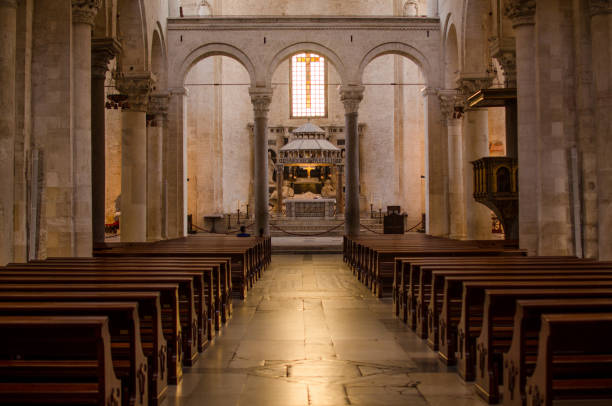 istock Catholic italian church. Inside. Three arcs and Altar. 916497278