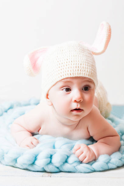 istock Baby bunny girl 916515766