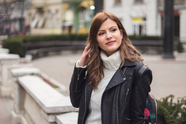 istock Beautiful City Girl 916530736