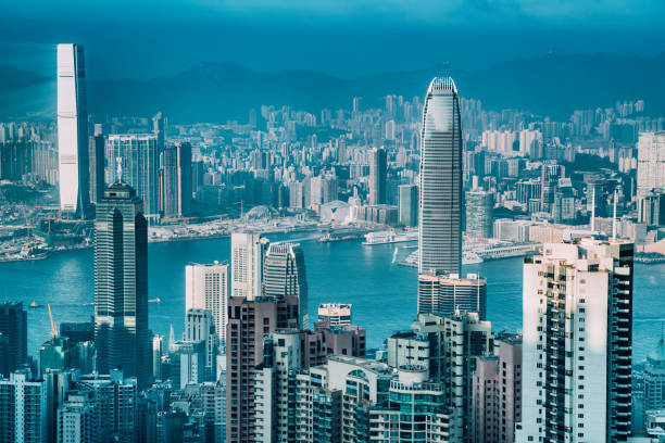 istock Hong Kong skyline with Skyscraper at dusk 916539926