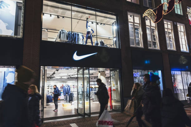 stapel Achteruit Verlengen Nike Sports Fashion Amsterdamnetherlands Stock Photo - Download Image Now - Nike - Designer Label, Store, Business - iStock stapel Achteruit Verlengen Nike Sports Fashion Amsterdamnetherlands Stock Photo - Download Image Now - Nike - Designer Label, Store, Business - iStock