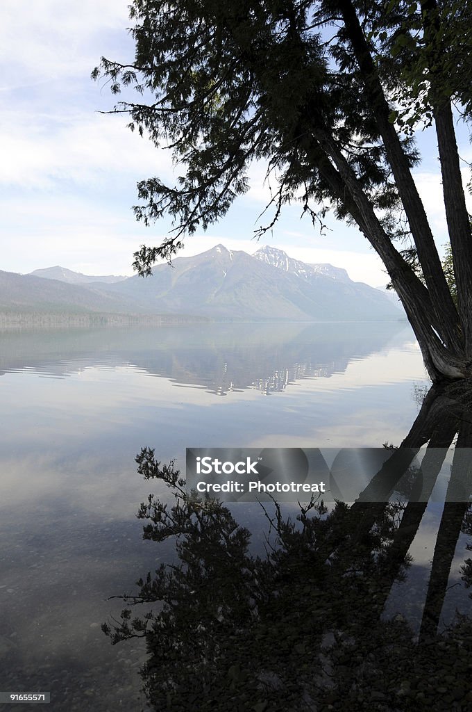 Lago McDonald em Montana - Foto de stock de Cena de tranquilidade royalty-free