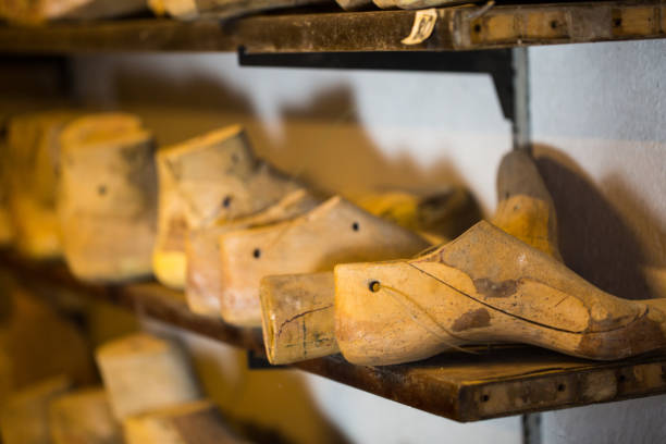 istock Moldings, wooden shoe lasts, handmade, shoemaker 916567376