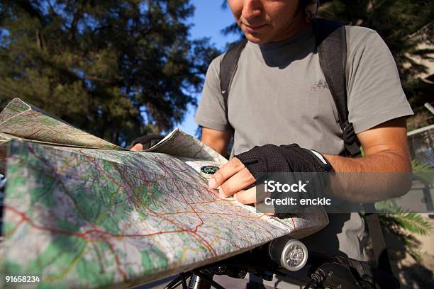 Ciclista - Fotografias de stock e mais imagens de Atividades de Fim de semana - Atividades de Fim de semana, Bicicleta, Bússola