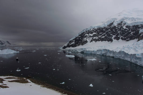istock Antarctic seascape with ice 916621886