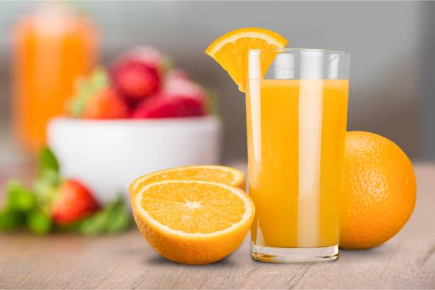 jugo de naranja. - zumo de naranja fotografías e imágenes de stock