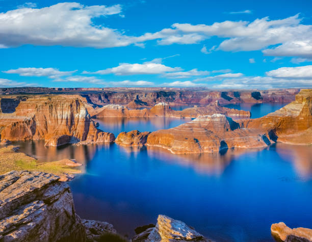 米国アリゾナ州ページのパウエル湖の上 - plant sunset utah canyon ストックフォトと画像