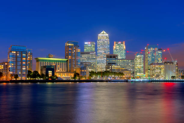 istock Canary Wharf Skyline at Dusk, London 916678512