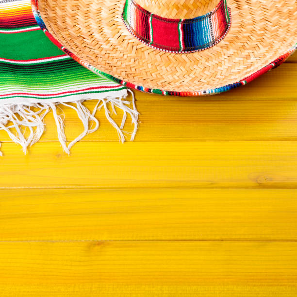 istock Mexico Hat Five May Wood Background 916684248