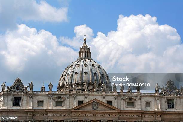Basílica De São Pedro Em Roma Itália - Fotografias de stock e mais imagens de Basílica de São Pedro - Basílica de São Pedro, Basílica, Domo