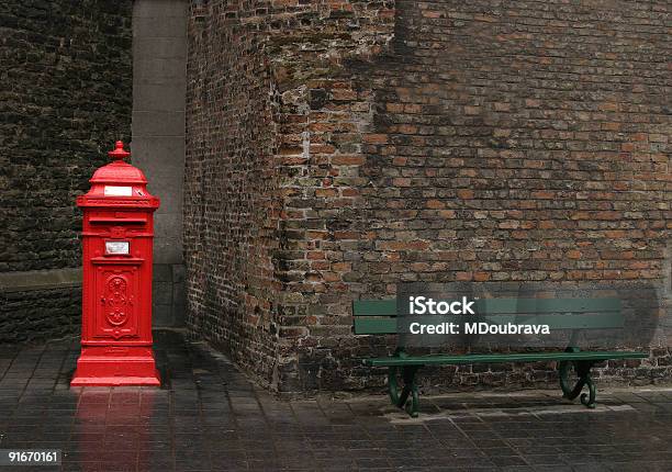 Mailbox - zdjęcia stockowe i więcej obrazów Bez ludzi - Bez ludzi, Chodnik, Czerwony