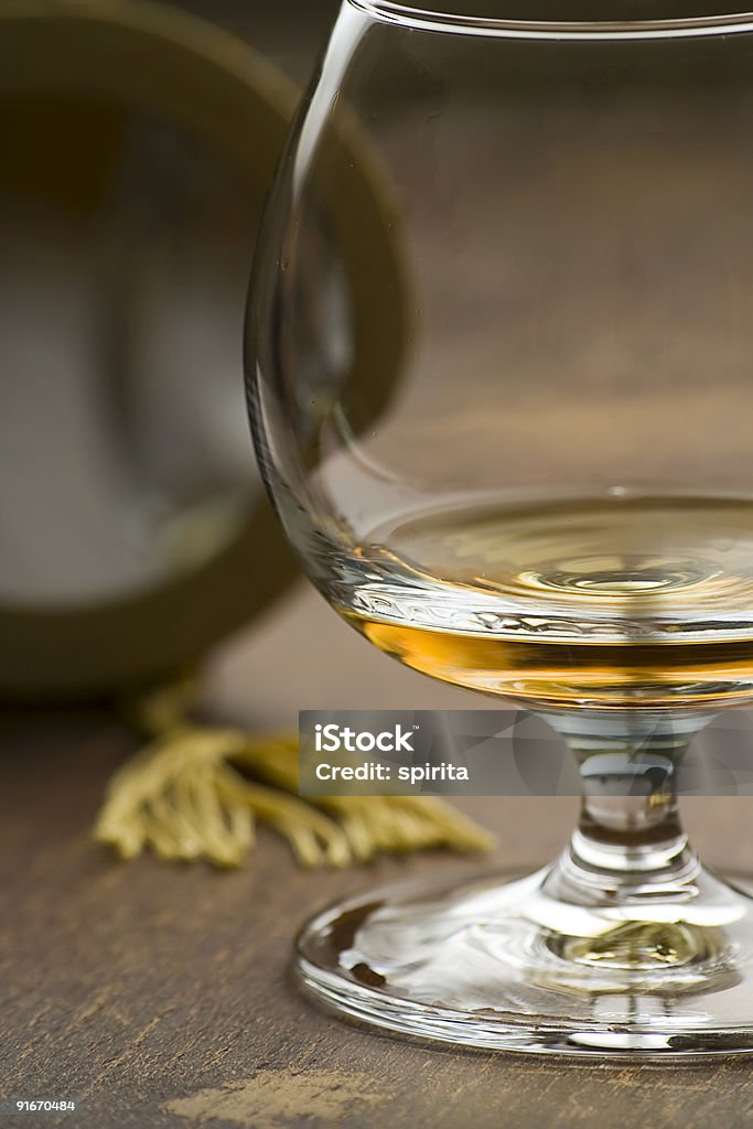 Brandy e specchio - Foto stock royalty-free di Composizione verticale