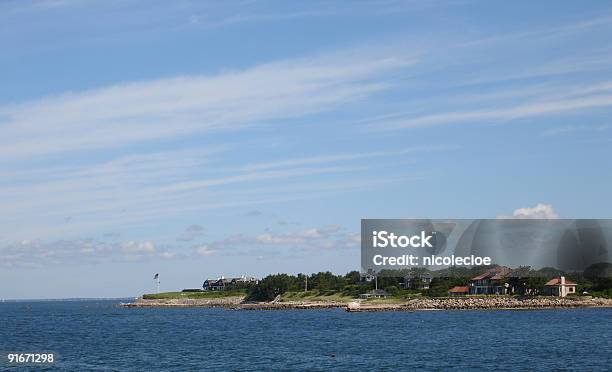 Foto de Mansões De Frente Para O Mar e mais fotos de stock de Características do litoral - Características do litoral, Exterior, Fotografia - Imagem