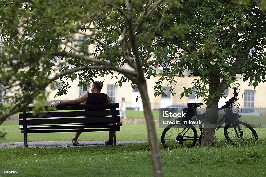 Homme au repos après l'exercice - Photo de Adulte libre de droits