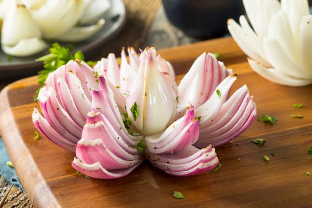 istock Baked Organic Onion Lotus Flower 916728368
