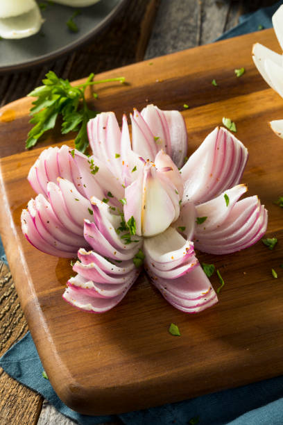 istock Baked Organic Onion Lotus Flower 916728430