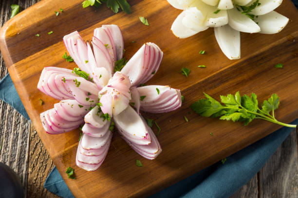 istock Baked Organic Onion Lotus Flower 916728624
