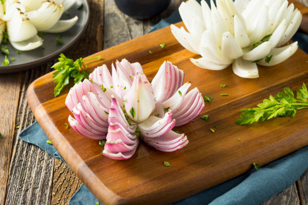 istock Baked Organic Onion Lotus Flower 916730798