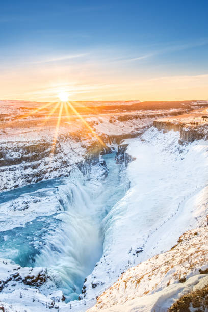 winter sunrise above gullfoss waterfall - gullfoss falls imagens e fotografias de stock