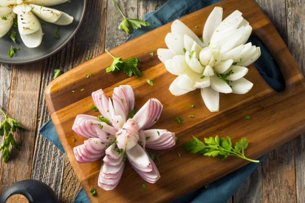 istock Baked Organic Onion Lotus Flower 916730976