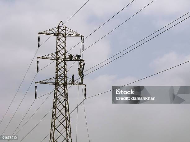 Photo libre de droit de Hommes Au Travail banque d'images et plus d'images libres de droit de Classe ouvrière - Classe ouvrière, Électricité, Adulte