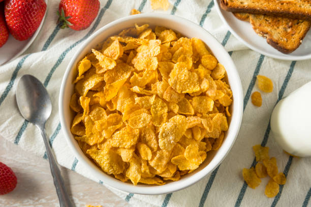 istock Healthy Corn Flakes with Milk for Breakfast 916733580