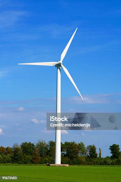 Wind Turbine Stockfoto und mehr Bilder von Baum - Baum, Blau, Elektrizität