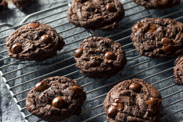 istock Homemade Dark Double Chocolate Chip Cookies 916735736