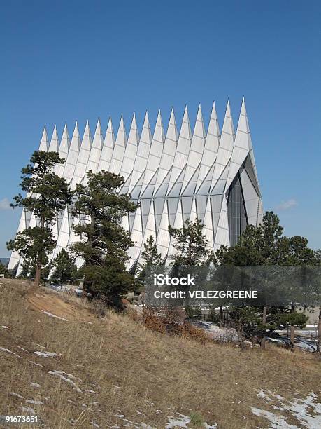 Chiesa Dellaeronautica - Fotografie stock e altre immagini di Composizione verticale - Composizione verticale, Fotografia - Immagine, Immagine a colori