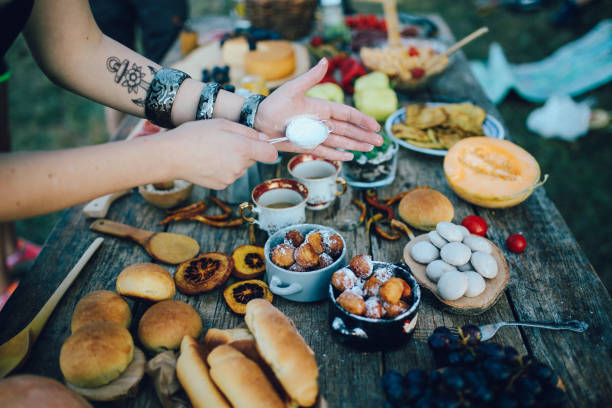 istock Preparing dessert on the picnic 916746860