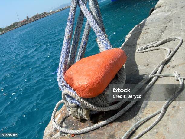 Foto de Corda De Navio e mais fotos de stock de Atracado - Atracado, Azul, Barco a Vela