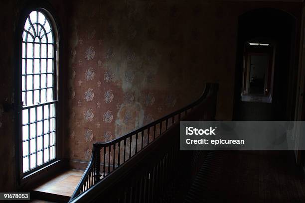 Einsames Mansion Stockfoto und mehr Bilder von Herrenhaus - Herrenhaus, Alt, Korridor
