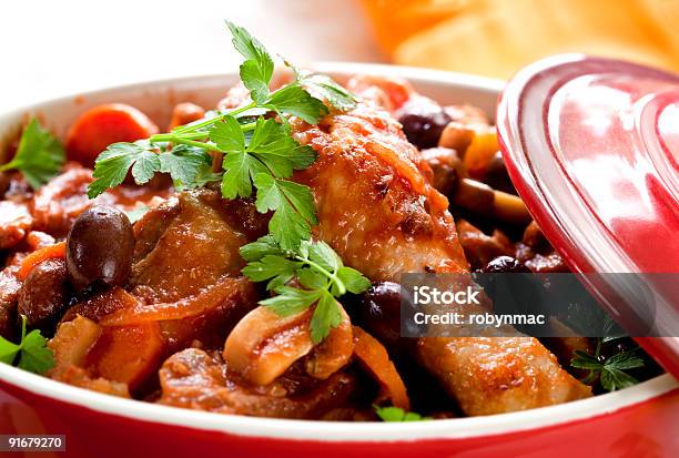 Pot Of Freshly Cooked Chicken Cacciatore Stock Photo - Download Image Now - Chicken Cacciatore, Cacciatore, Carrot