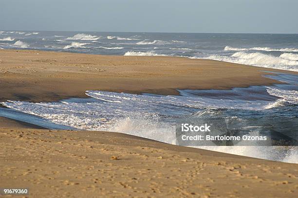 Atlantic Oceanic Playa Foto de stock y más banco de imágenes de Agua - Agua, Aire libre, Anochecer