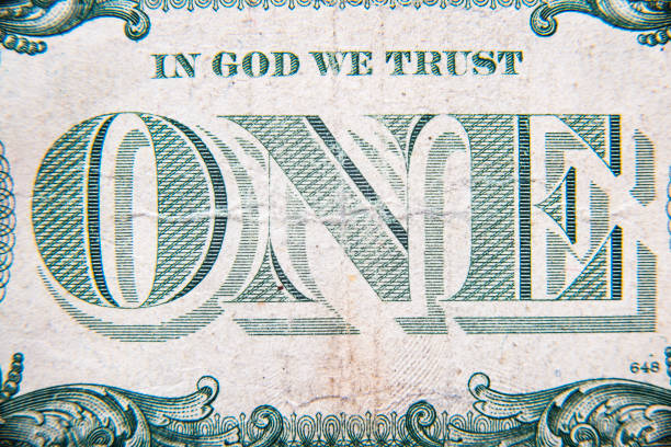 istock US Dollar bill, super macro, close up photo 916814590