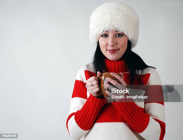 Menina Com Copo - Fotografias de stock e mais imagens de Adolescente - Adolescente, Adulto, Beleza