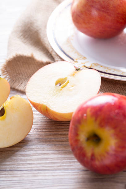 istock Closeup of fresh apple slices 916844314