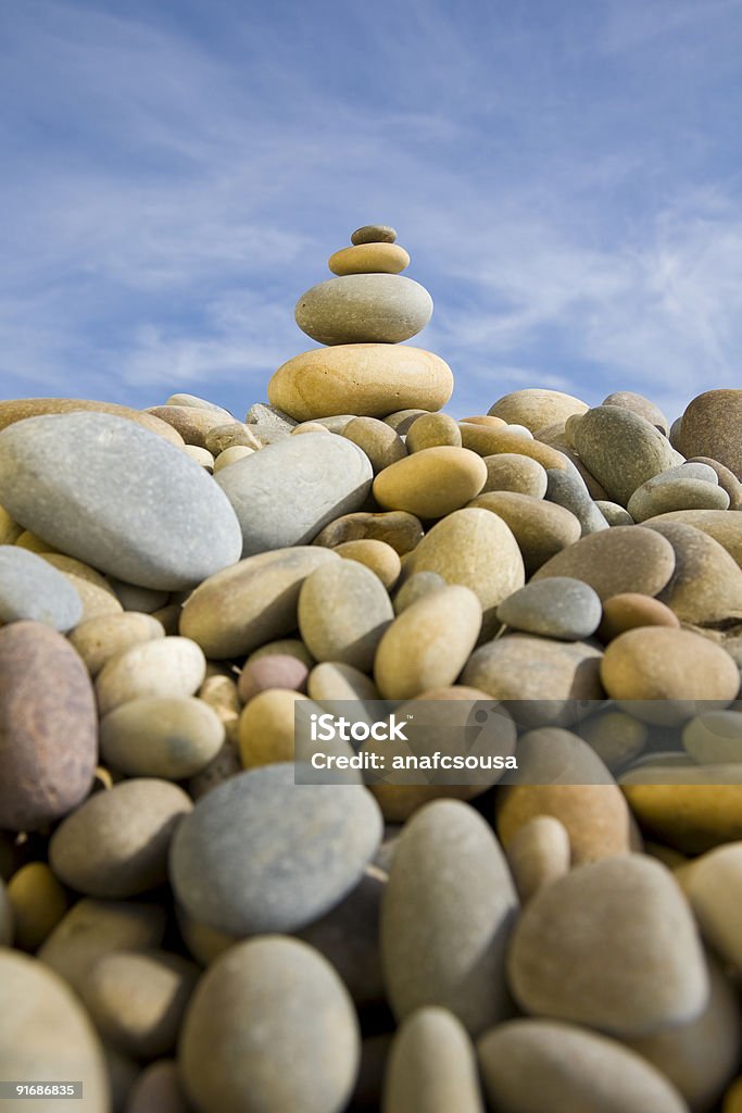 Круглые камни для медитации - Стоковые фото Абстрактный роялти-фри