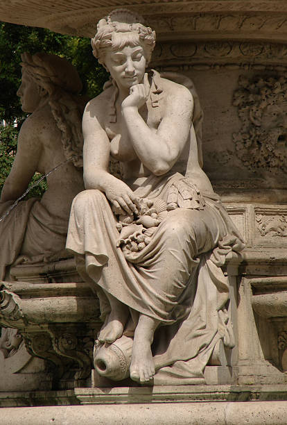 istock Statue of a lady 91687303