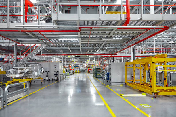 istock Empty walkway of automobile industry 916875308